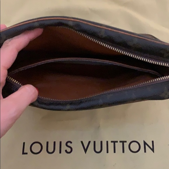 SL1911 Louis Vuitton Compiegne Crossbody - Picture 4 of 11